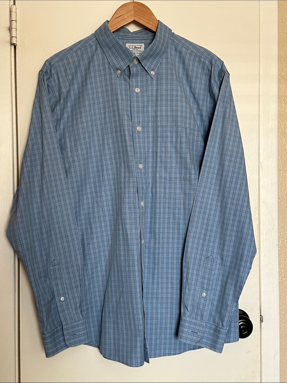 L.L. Bean Shirt Mens 16.5-35 Slightly Fitted Blue Plaid Button Down 100%